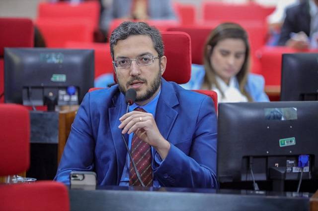 Deputado estadual Aldo Gil (PP) no Plenário da Alepi